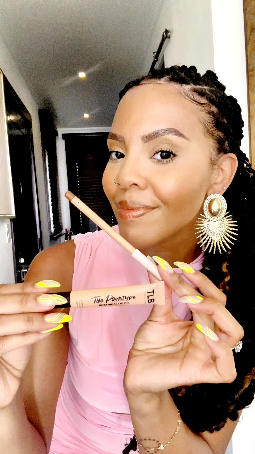Neutral Lip Combo ✨

Lip Bar linked below (fan club):

https://thelipbar.com/products/the-prototype-botanical-lip-oil