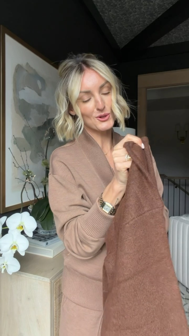 I have ordered this long cardigan in two colors! This is definitely going to be a staple I pull for on repeat!

Loverly Grey, Amazon, cardigan, fall finds, fall outfit, sweater, long cardigan 

 #LTKSeasonal