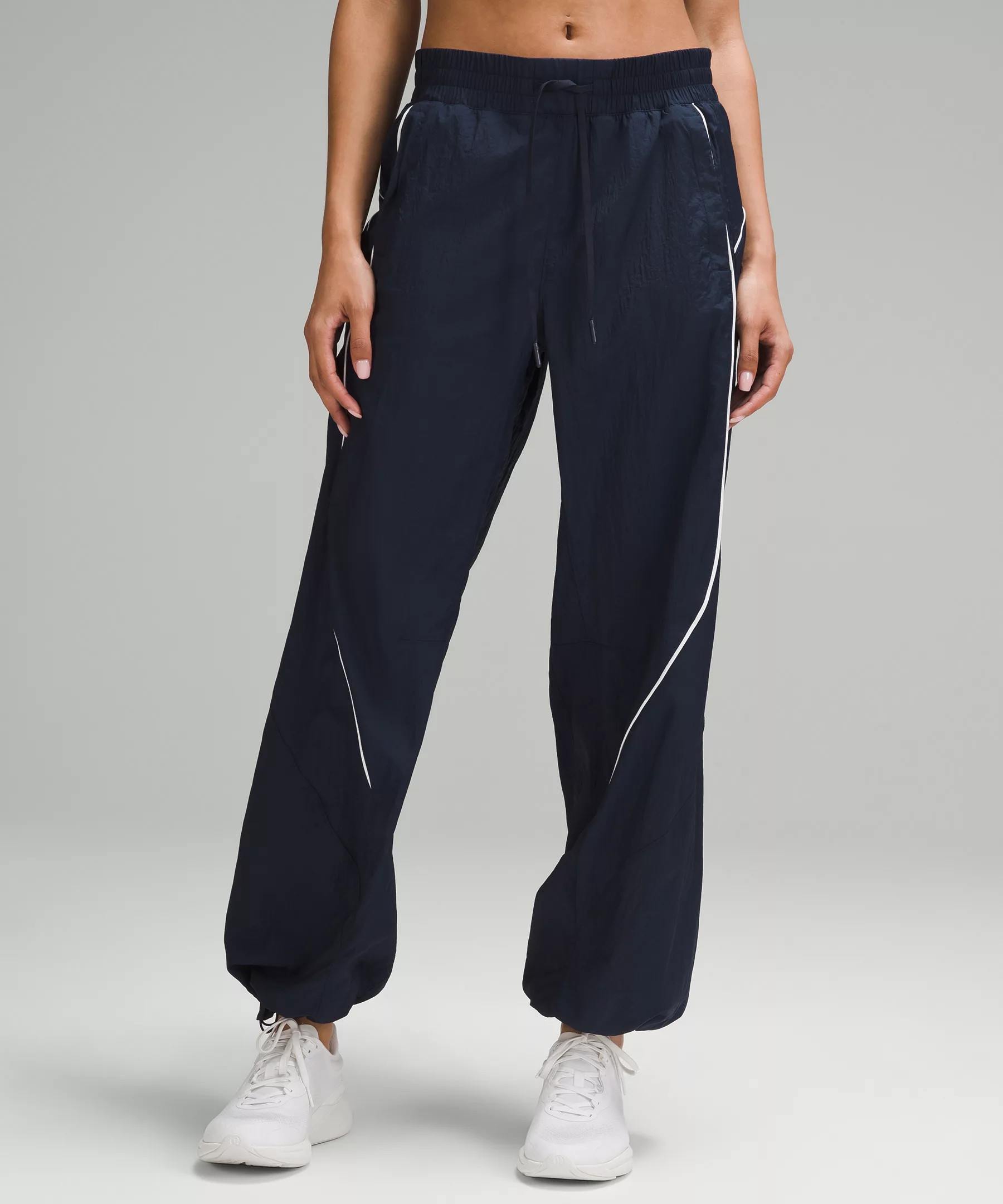 License to Train Mid-Rise Lightweight Jogger | Women's Joggers | lululemon | Lululemon (US)