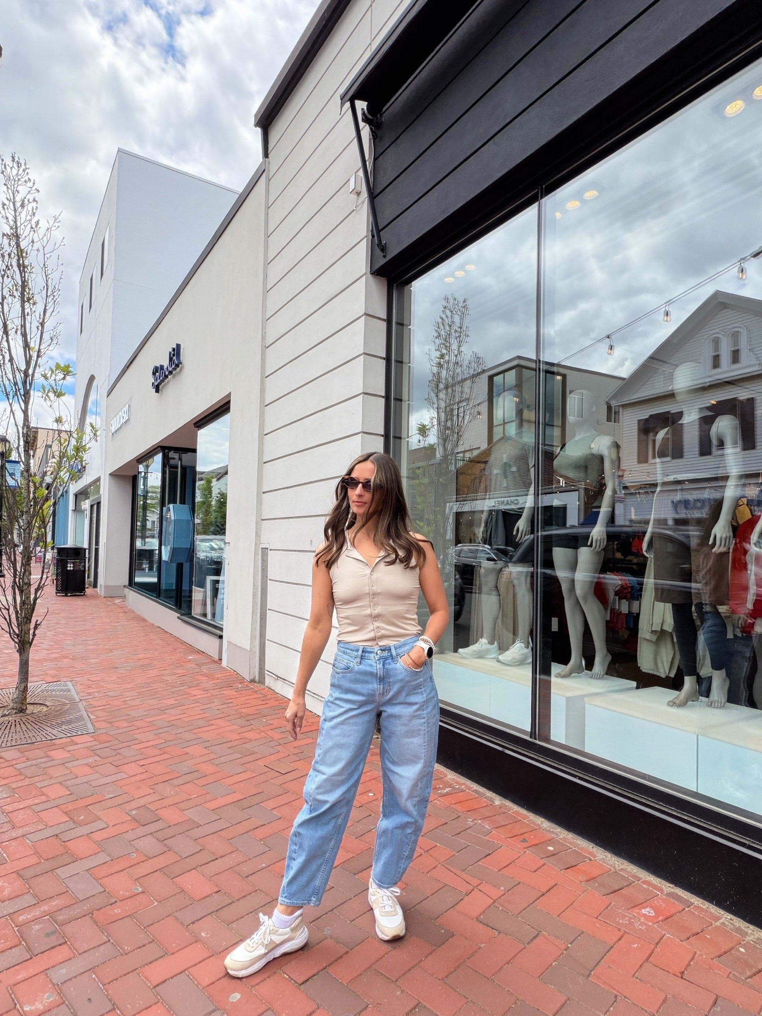 Casual, effortless mom outfit of the days happy Friday babes

#LTKdayinmylife #LTKootd #LTKmomlife