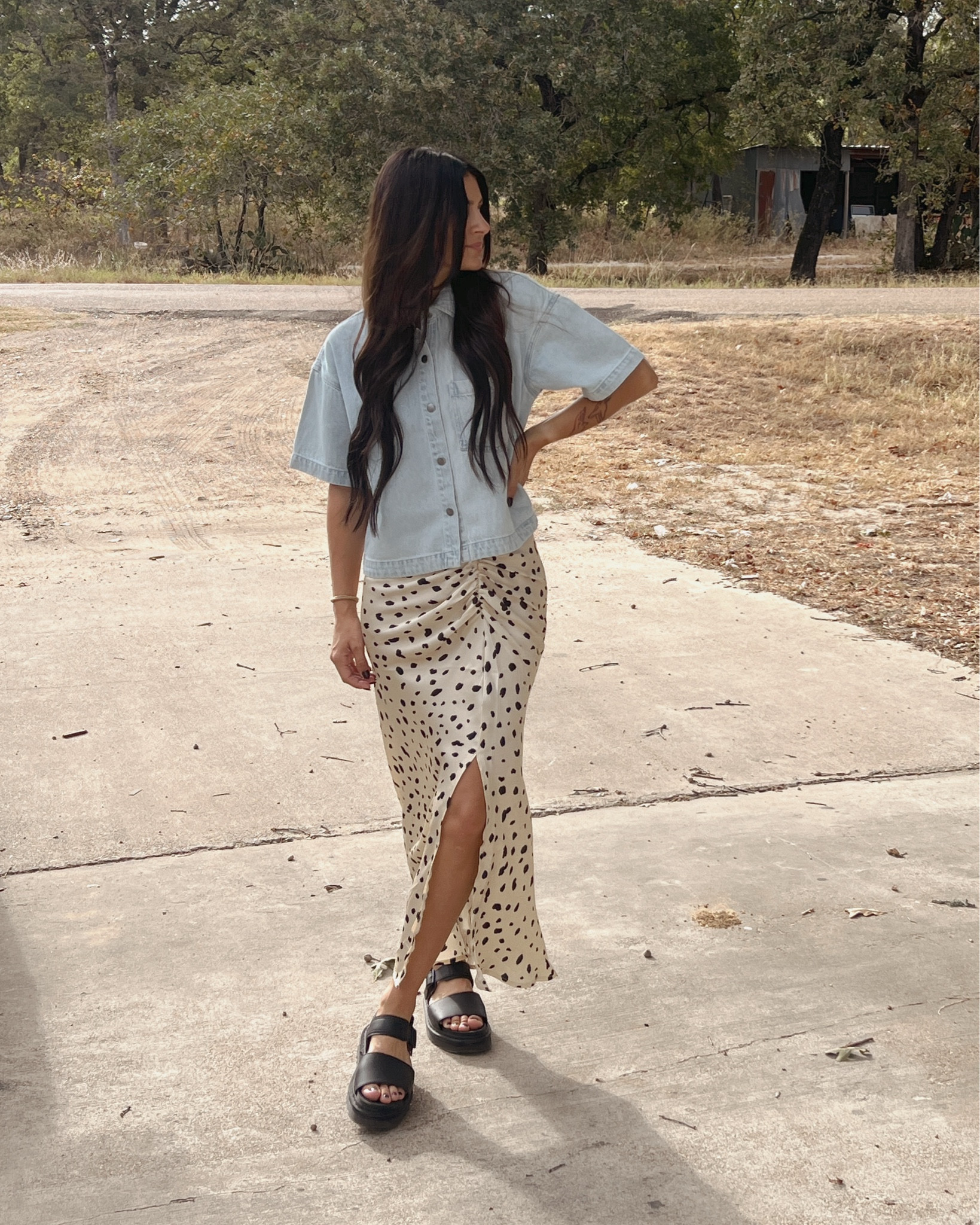 fall outfit - day 16
denim top- wearing medium (very little difference in sizing from small)
skirt - versona
sandals - TTS

tshirt - wearing size large (thrifted playboy)

#LTKStyleTip