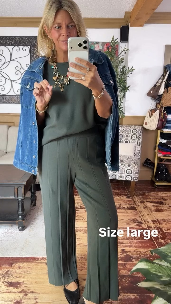 Size large in the set and medium in the jacket

#LTKootd #LTKOver40 #LTKMidsize
