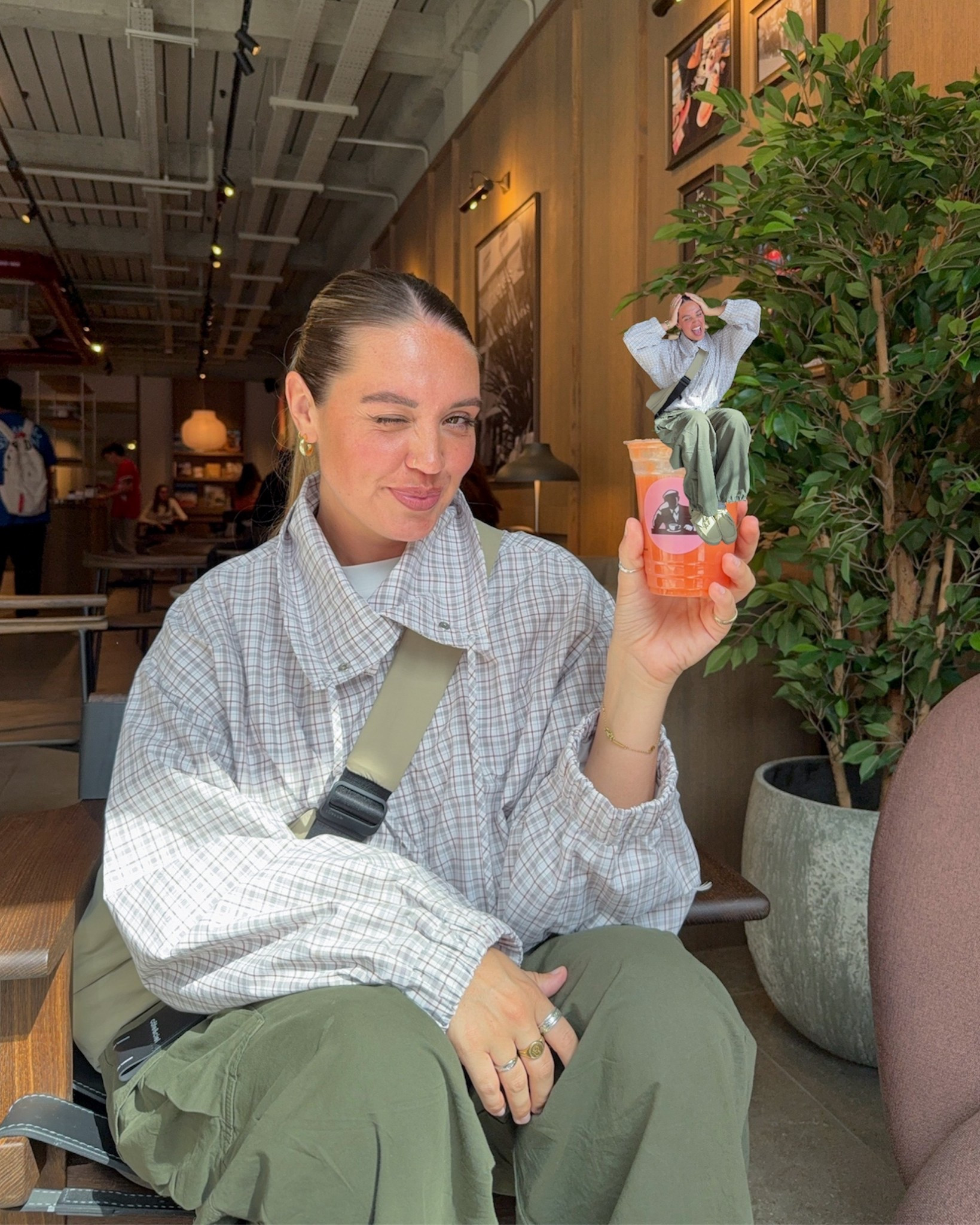 Autumn season is here 🙂‍↕️

#bershkastyle #bershkacollection #asosstyle #asseenonme #bershka #asos #coteandciel #autumnoutfit #funnelneck #checkcoat #crossbody #cargopants #tomboyfemme #tomboyoutfit

#LTKautumn #LTKstyletip #LTKuk