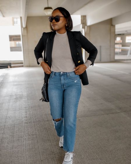 One of my favorite wardrobe staple blazers is currently on sale! I love this Express blazer(size XS) and have styled it multiple ways! 

workwear, madewell sweater (size XS), blazers, blazer style, #ltkfall, fall style, fall outfits, fall sweaters, jeans, Nordstrom, Nike sneakers #ltkunder100

#LTKSeasonal #LTKstyletip #LTKworkwear