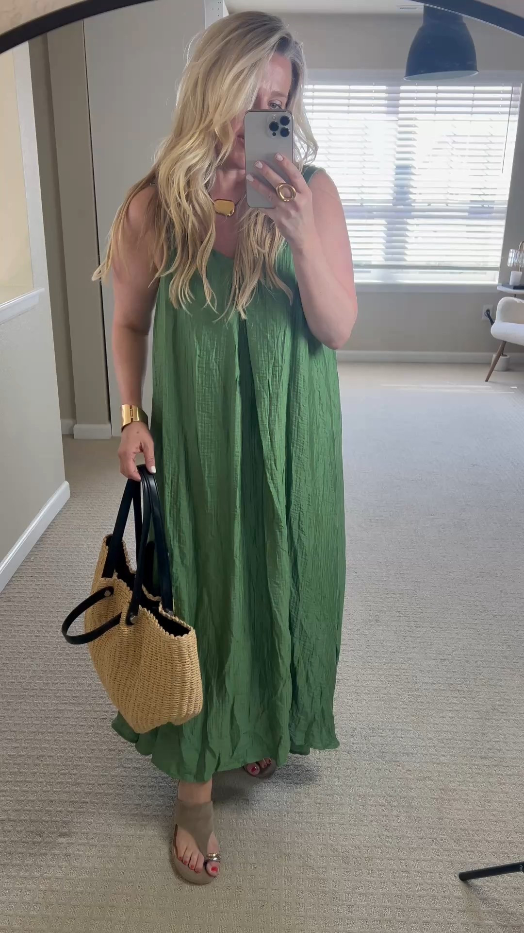  ✨Tap the bell and ❤️ for over 40 fashion, midlife style, midsize fashion and luxury looks for less. 

These Nordstrom finds are giving resort-ready vibes—but trust, I wear them anytime.
From vacation dinners to weekend errands, these pieces do it all—and make it look effortless. ✨

🖤 Olive smocked skirt + black tank = chic + comfy
💚 That wrap dress? Elegant enough for a dinner, easy enough for brunch
🤍 Navy cardi + linen pants = timeless layers you’ll reach for on repeat
💃 Textured maxi that feels like sunshine in a dress

These are the pieces I’ll be living in all spring + summer.

Which one’s your favorite?


#NordstromStyle #ResortWearEverywhere #SpringStyleEdit #MidlifeFashion #MidsizeStyle #TravelReadyLooks #Over40Style #EverydayChic #WearItAgainAndAgain













#LTKMidsize #LTKWatchNow #LTKOver40