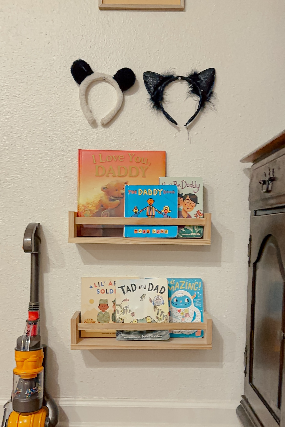 20 month old toddler twins boys weekly book rotation - dad week

#LTKkids #LTKfamily #LTKhome
