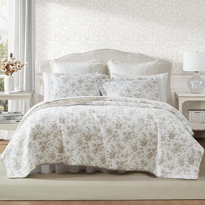 Laura Ashley - Full/Queen Quilt Set, Reversible Floral Cotton Bedding with Matching Shams, Home D... | Amazon (US)