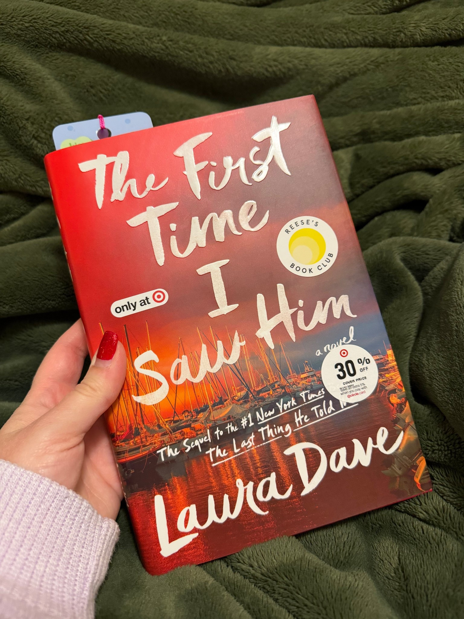 My first book of 2026! I was at Target getting some household essentials for cleaning and some snacks and saw this book out of the corner of my eye… I instantly recognized the cover style and Authors name. I had NO clue this book was coming out - the sequel to “The Last Thing He Told Me”. I loved that book and tv series on Apple TV! 

This is the sequel to that book, titled “The First Time I Saw Him”. This is the Target Exclusive, special and limited edition with sprayed edges. 

This would made a great addition to any Valentine’s Day gift or gift basket for any book lover! 

Books | Reader | Book Recommendations | Book Series | Bookish Things | Gift Guide | Gift Ideas for Readers 

#LTKValentine #LTKdayinmylife #LTKselfcare