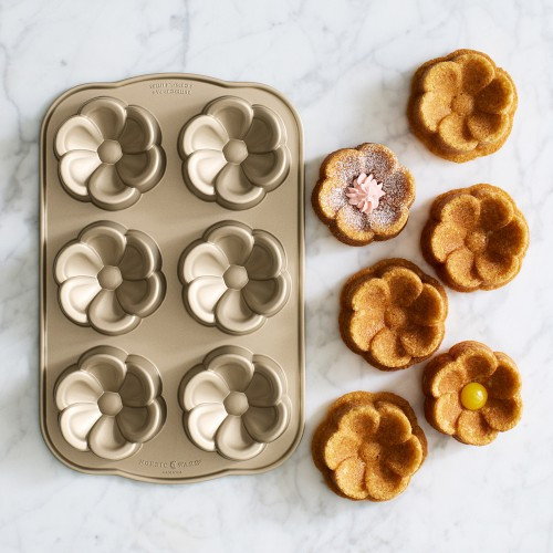 Nordic Ware Daisy Buttercup Cakelet Pan | Williams-Sonoma
