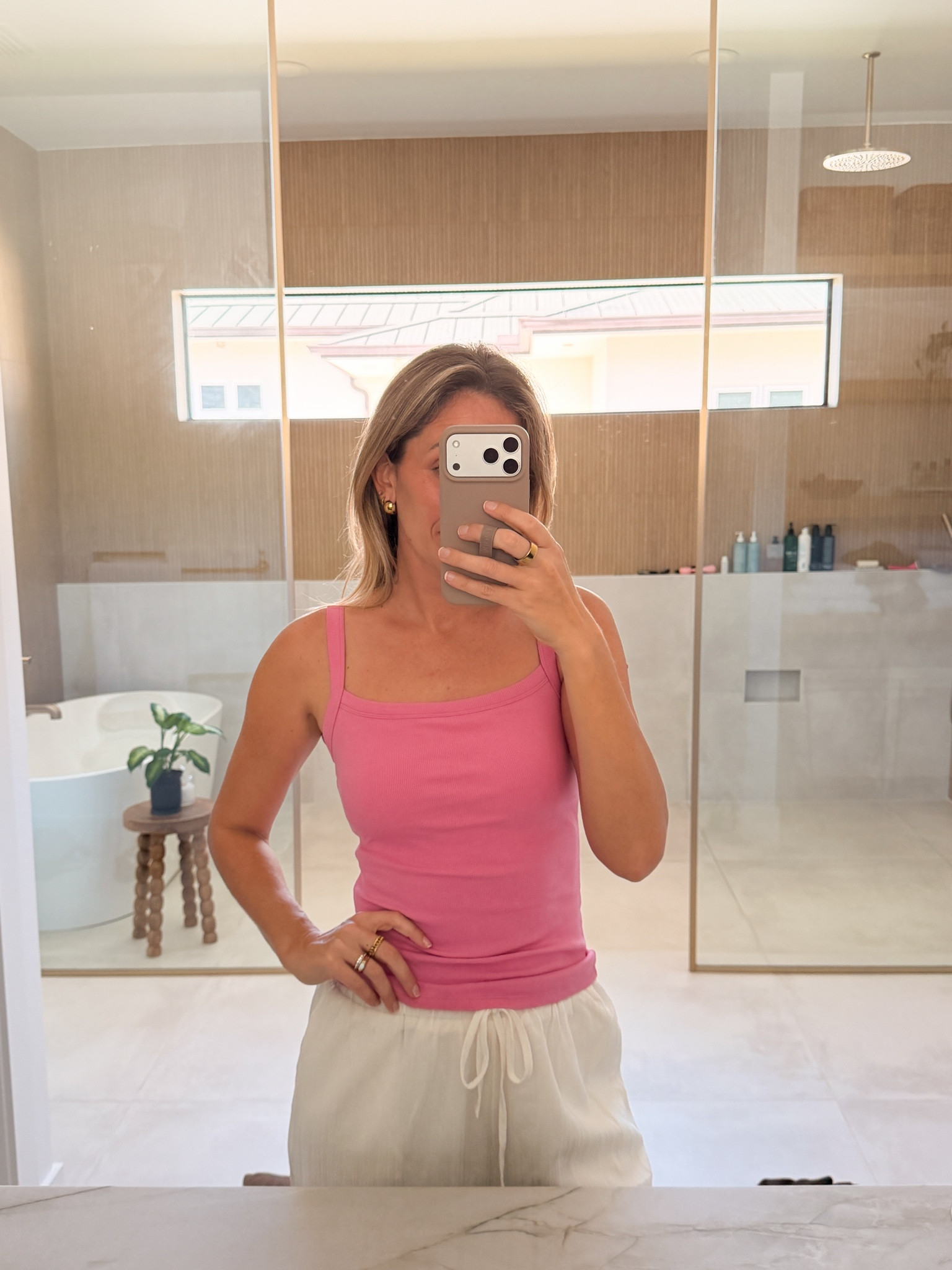 Casual outfit

#LTKmomlife #LTKU #LTKSeasonal