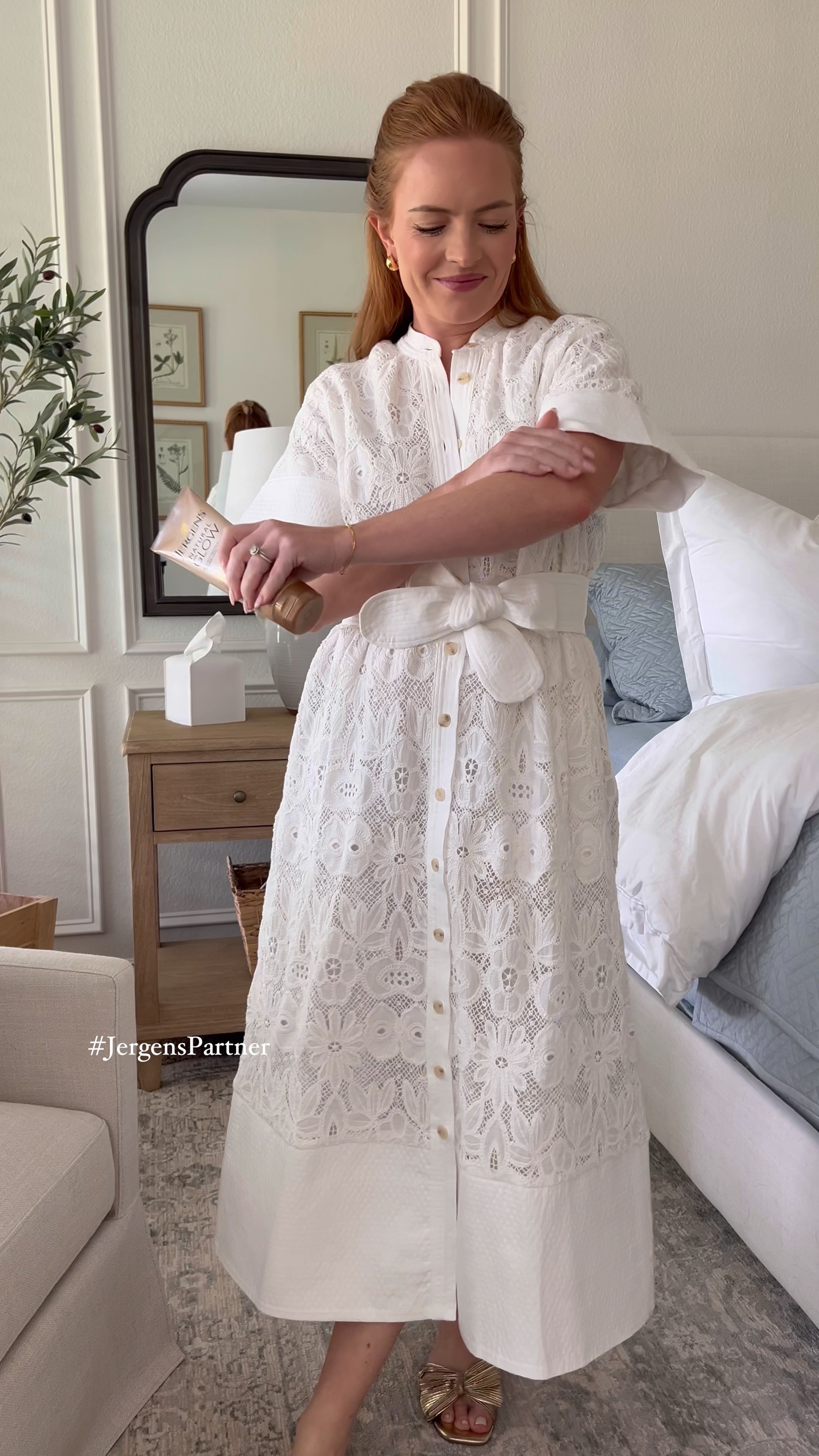 My favorite self tanner! I love to use this multiple times a week to get a sunkissed glow☀️ Jergens natural glow is a must have for me!



#LTKBeauty #LTKFindsUnder50 #LTKSeasonal