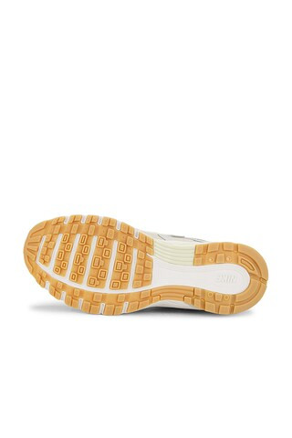 P-6000 Sneaker in Photon Dust, White, Light Khaki, & Phantom | Revolve Clothing (Global)