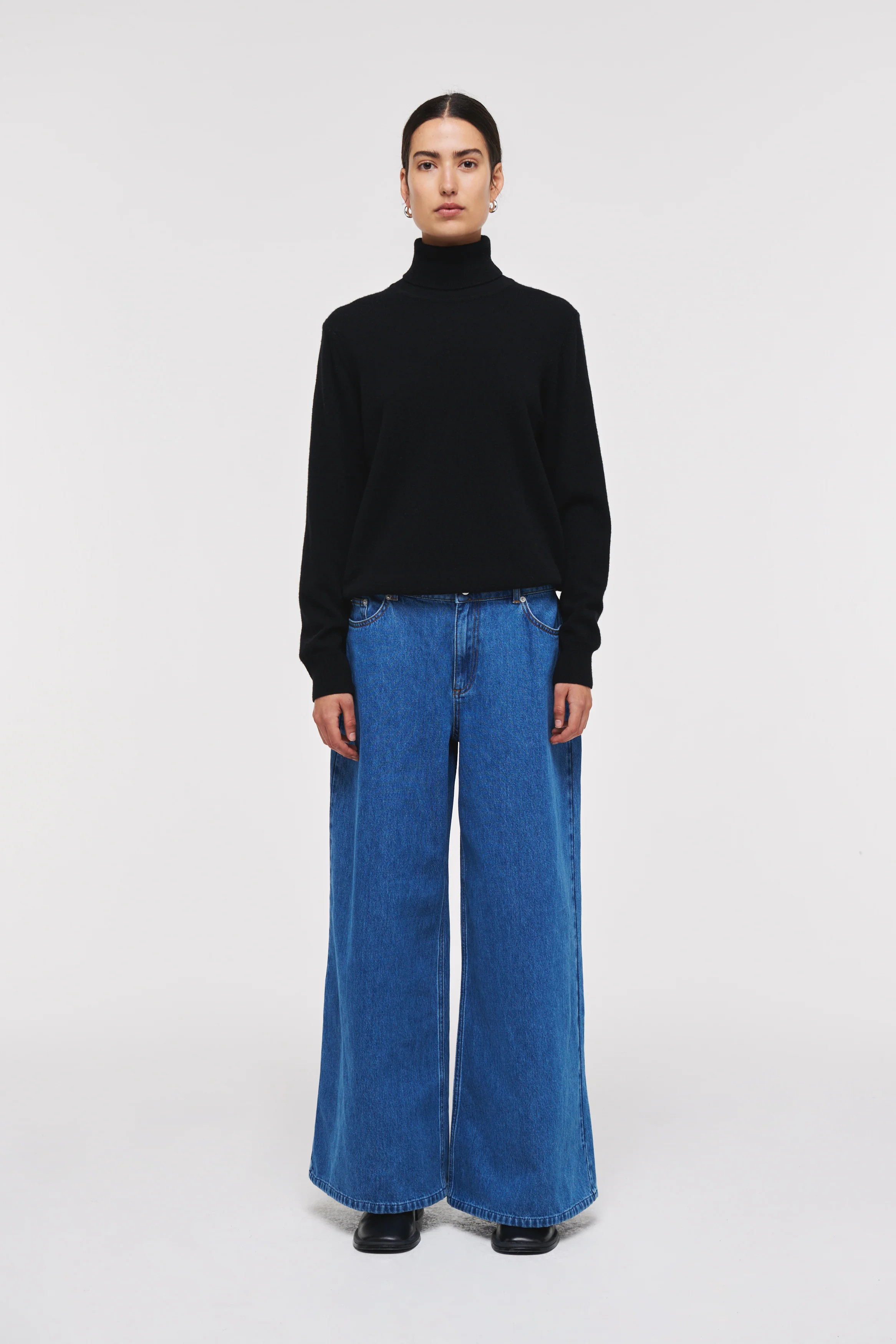 Katie | Cashmere Roll Neck in Black | ALIGNE | ALIGNE USA