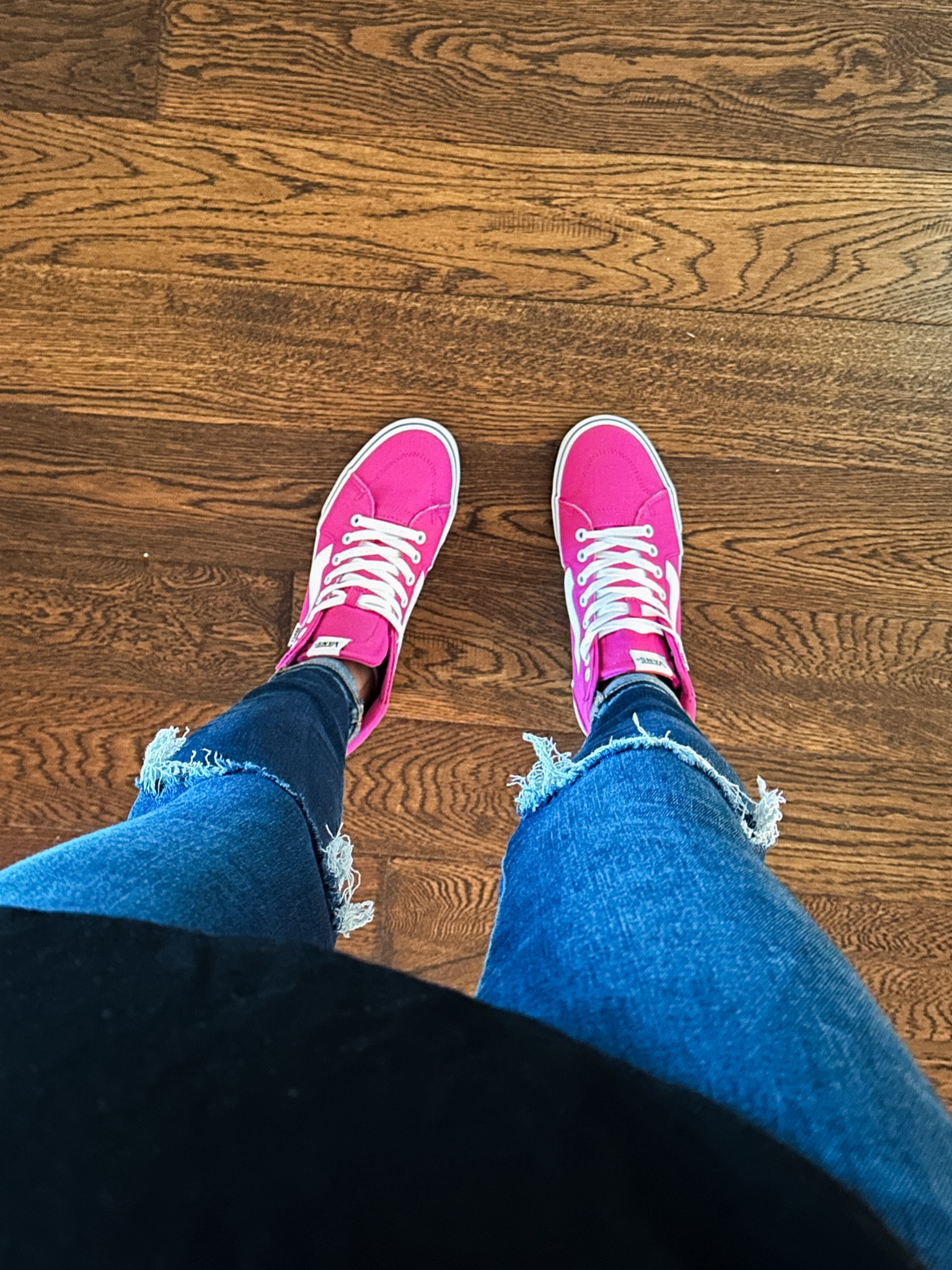 Finally got hot pink shoes! 

#vans 