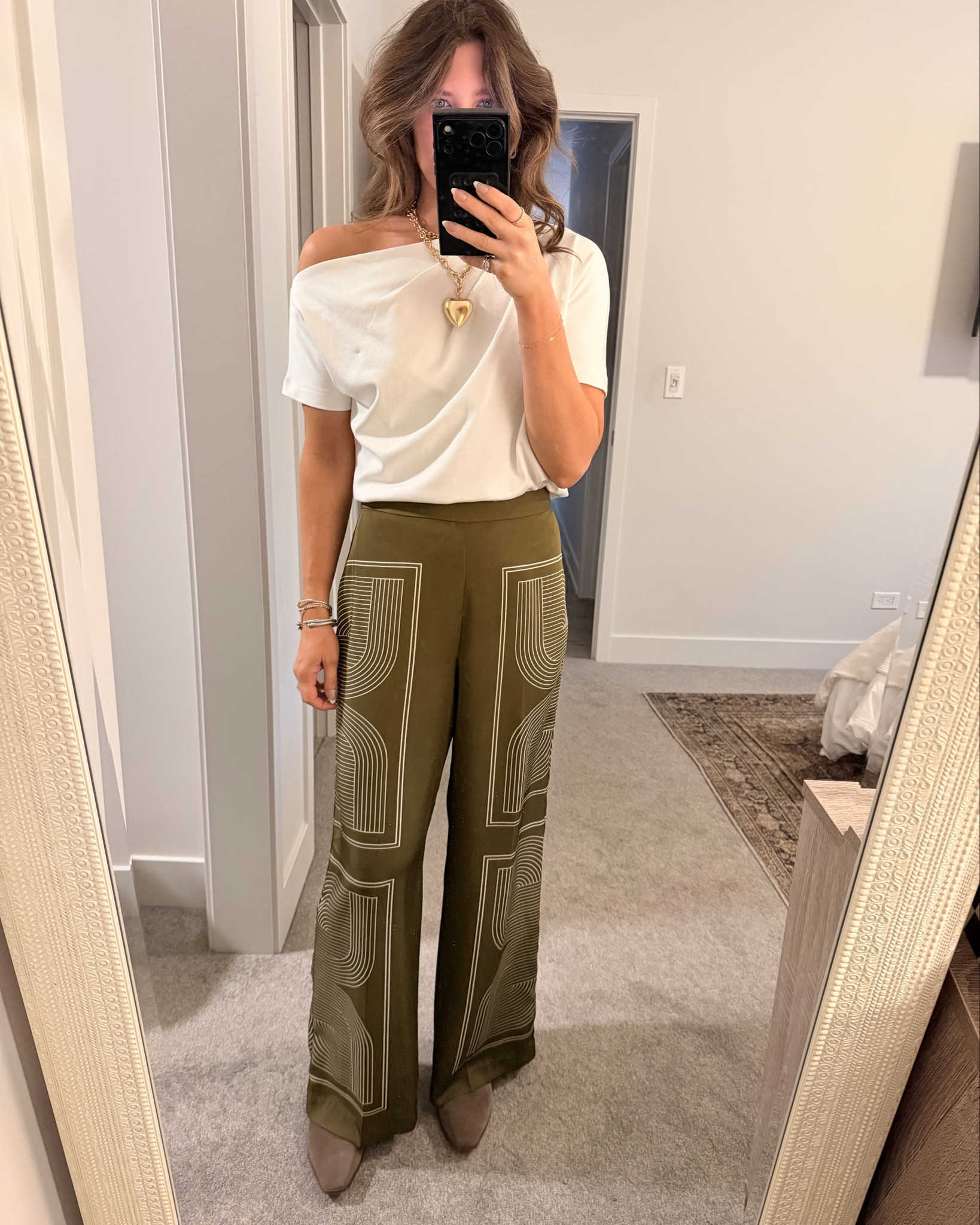 Another way to style the Aritzia tee! My pants are sold out so I linked some other fun patterned pants  

#LTKootd