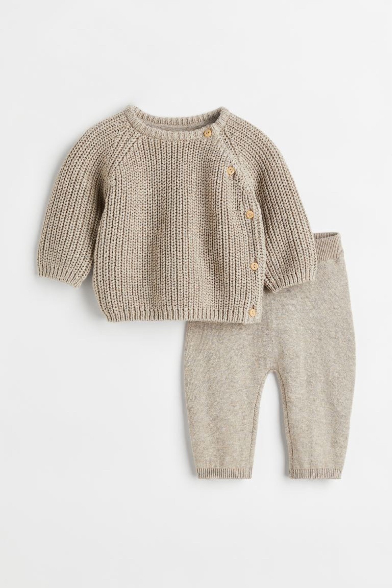 H+m neutral baby sweater set 

#LTKSeasonal #LTKunder50 #LTKbaby