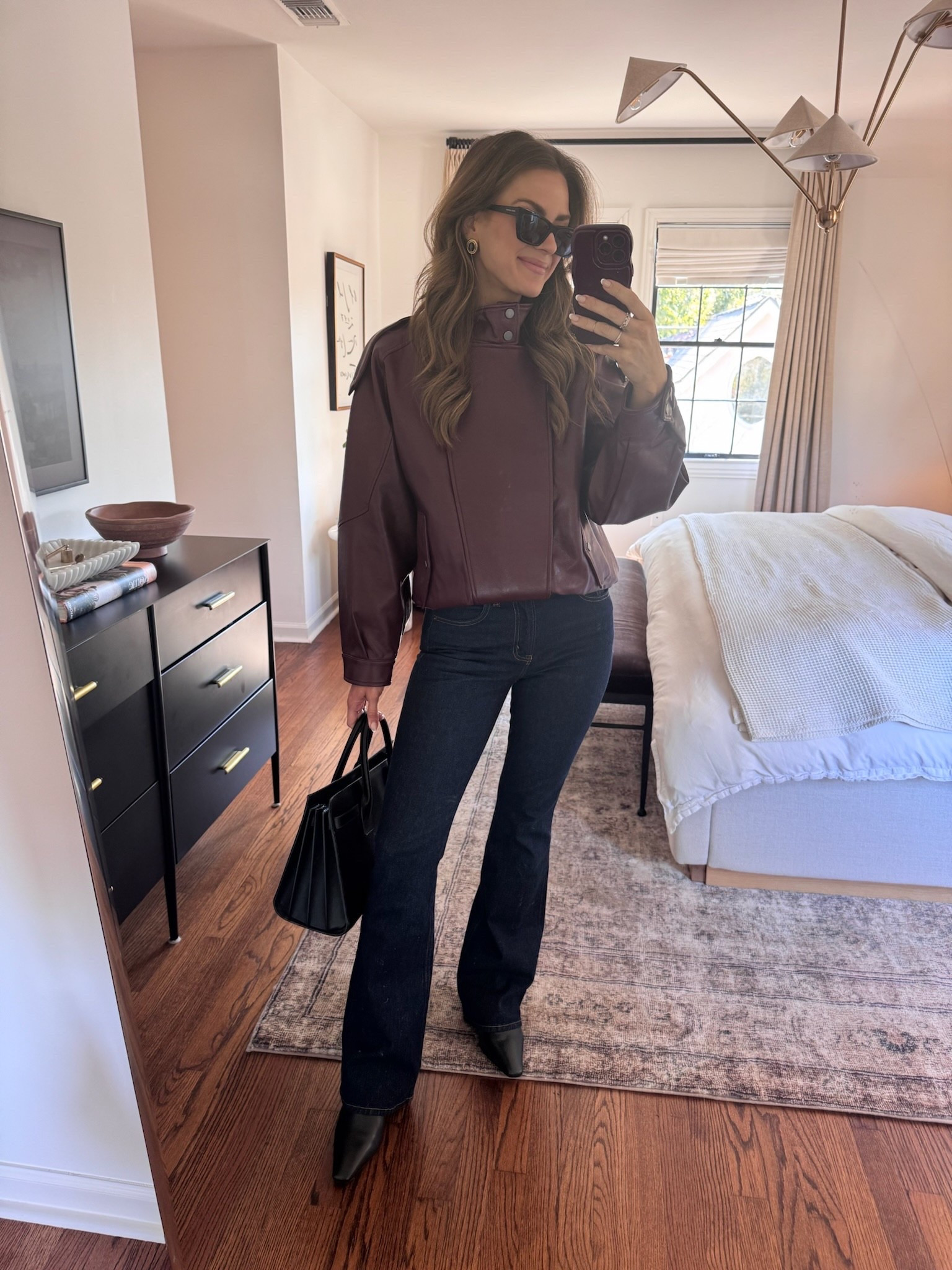 OOTD - lunch with a gf & then school pick up! It finally feels like fall so bringing out all the jackets finally 🍂



#LTKItBag #LTKShoeCrush #LTKStyleTip