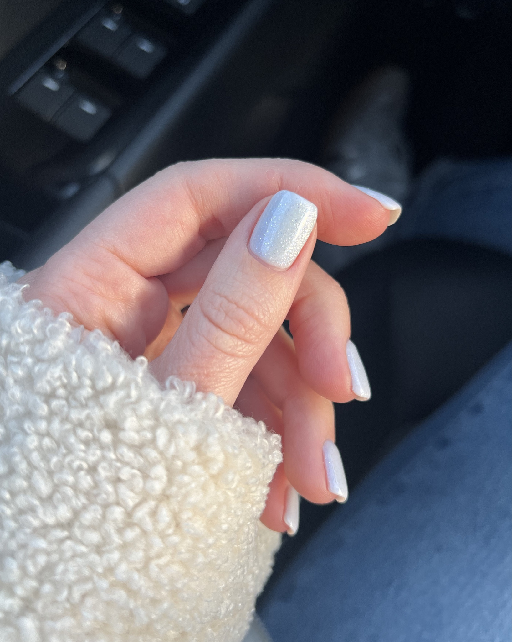 Frosted! ❄️🌨️🫶🏼 

• 1 coat @nailthoughts strawberry milk base
• 2 light coats @oliveandjune BP
• 1 coat @yogurtnail.usa mg.01 + magnet (purchased via @sweetienailsupply use code styled to save) linked a similar one on amazon as well! 
• 1 coat @kokoistusa non wipe top coat