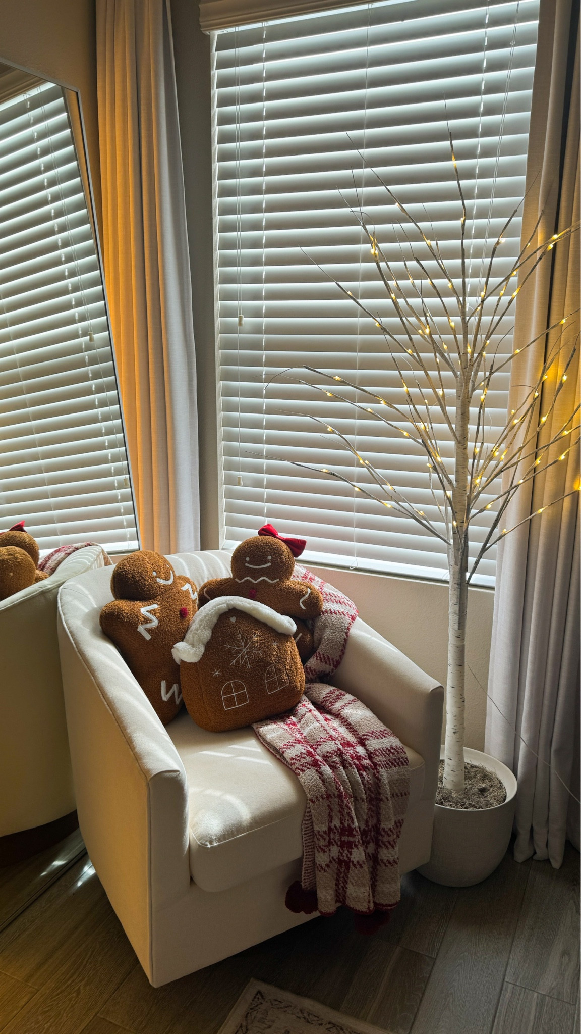 Christmas pillow 🎄✨

#LTKSaleAlert #LTKHoliday #LTKHome