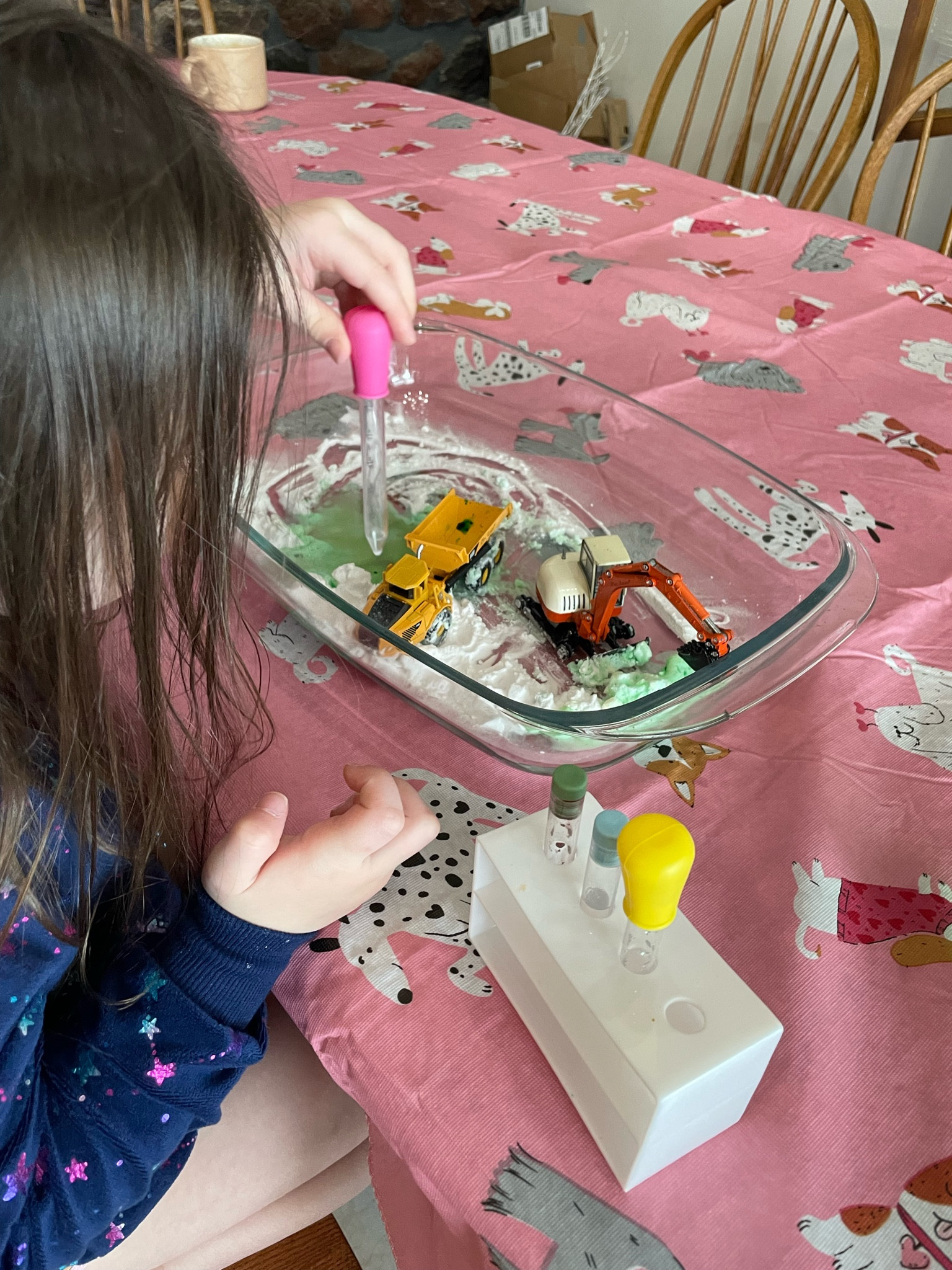 Easy clean up kids activity: vinegar and baking soda construction vehicles ! Food color is optional!  We pay with ours in a baking pan for easy clean up ! #kidsactivities  #funkidsactivities #stem #stemplay #science #scienceexperiment 

#LTKWatchNow #LTKKids #LTKParties