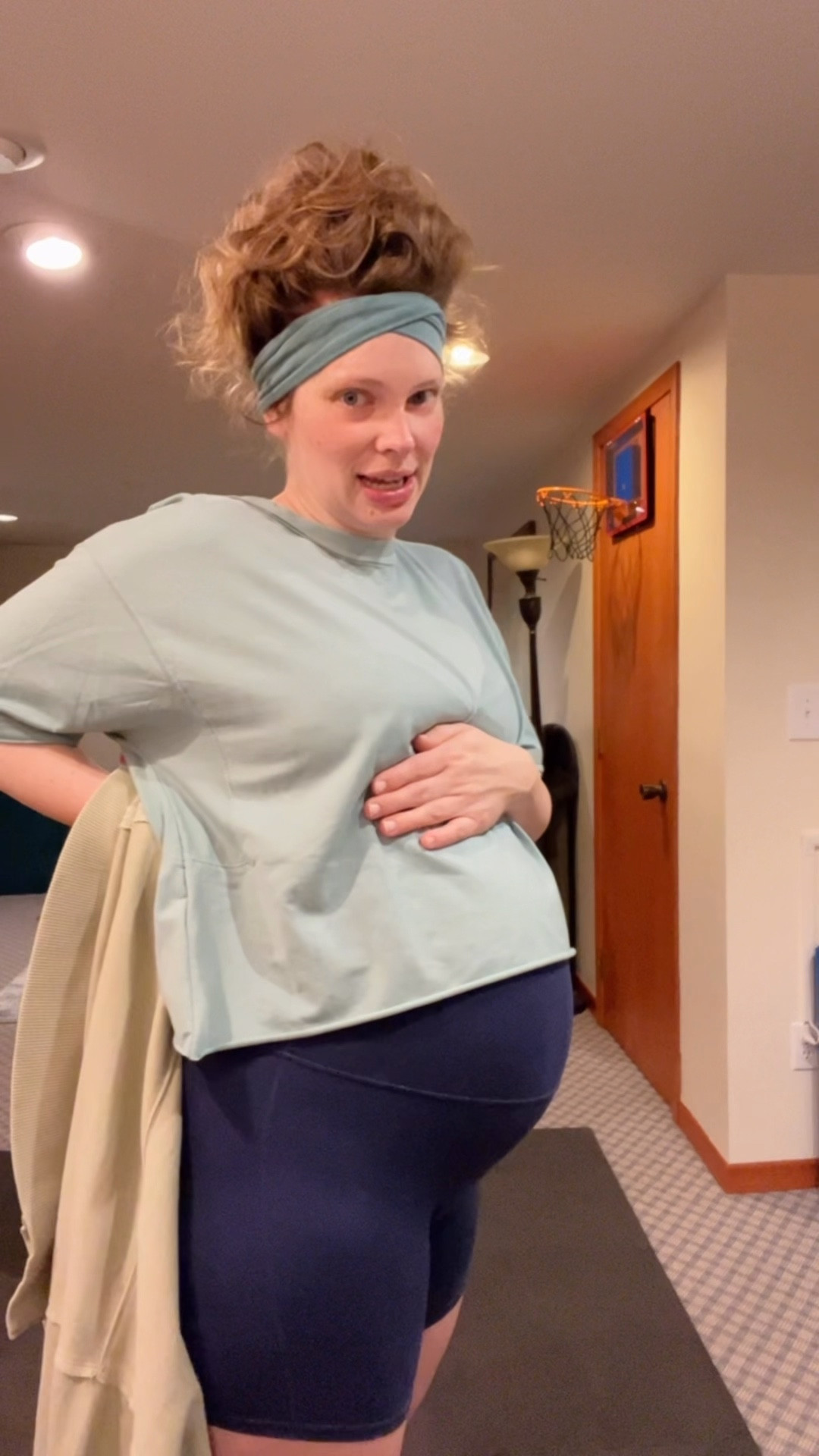 30 weeks pregnant 😍 

Here’s the workout fit of the day 🥰❤️