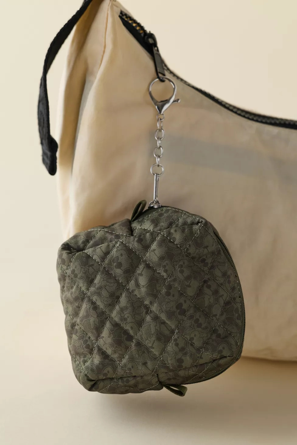 Peanuts Snoopy Mini Quilted Storage Pouch Keychain | Urban Outfitters (US and RoW)