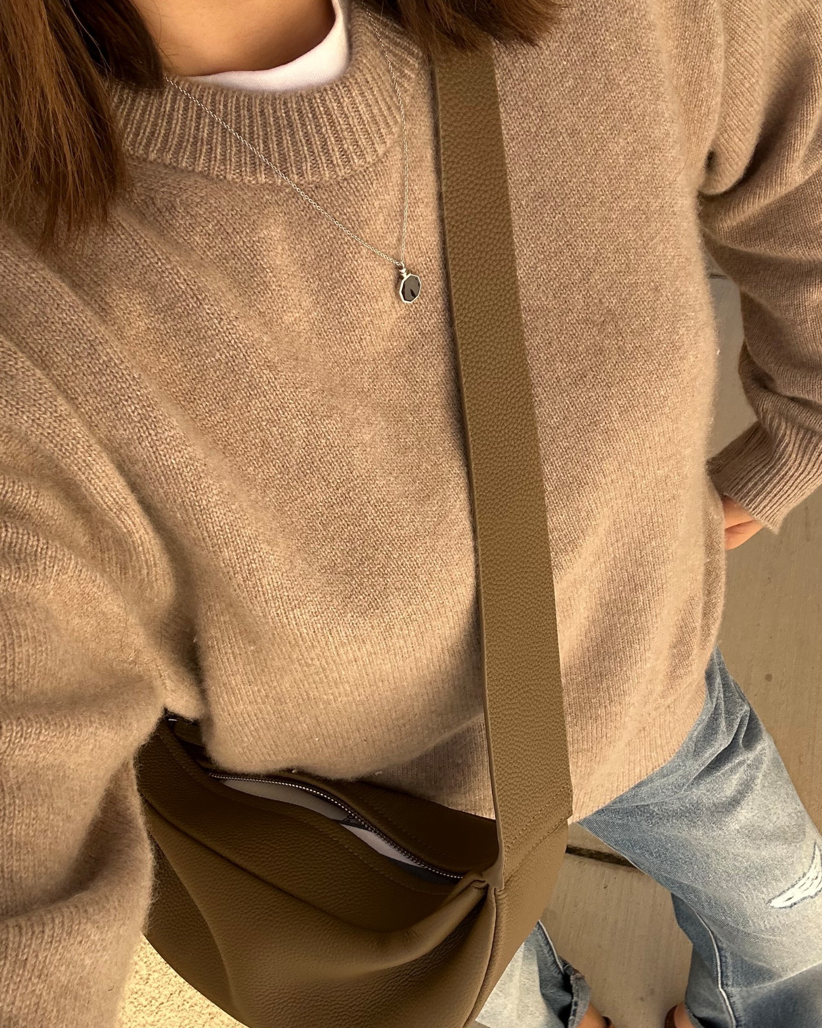 Casual fall staples on repeat 

SOPHIYA Elena necklace - sale extended! 
Aritzia cashmere sweater small
Levi’s - 40% off 

#LTKSaleAlert