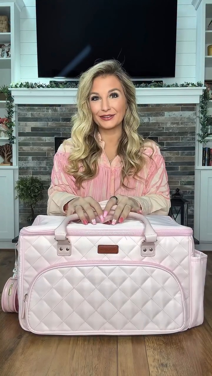 Pack baby girl’s hospital bag with me 🎀 It’s wild how something as simple as folding tiny outfits and tucking in baby wipes can make it all feel so close. I keep reopening the bag, double-checking everything, just sitting with the thought that soon she’ll be here. I just want to welcome her with the very best 💕 We’ve packed all the little essentials, and of course our @noodleandbooinc favorites! Gentle, trusted care for delicate baby skin and those everyday little moments that somehow feel so big in the beginning. The soft scent alone already feels like the start of so many sweet memories ✨ Baby girl, we’re so ready for you! Counting down the days, sweet girl 🌸

@target @targetstyle #NoodleandBooPartner #TargetBaby #TargetRegistry