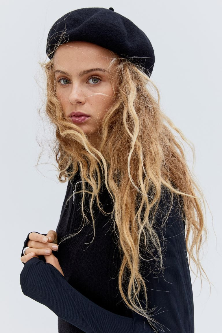 Wool beret | H&M (UK, MY, IN, SG, PH, TW, HK)