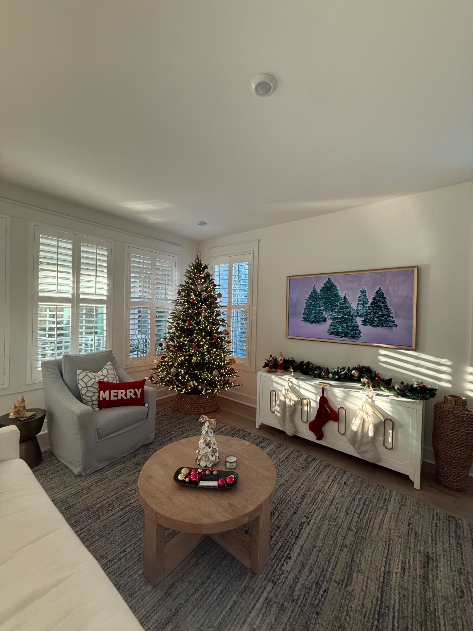 Christmas time. So cozy!!!

Accent chair, couch, coffee & side tables - all from local stores in Charleston so can’t link. Same with a few decor items!

#LTKHome #LTKHoliday #LTKSeasonal