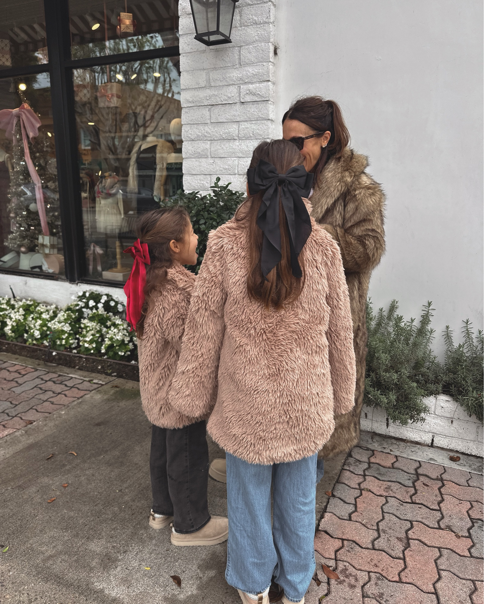#AbercrombiePartner Staying warm this holiday season in these cute plush faux fur coats from @abercrombie. Their CYBER week sale started this week — Offer valid in stores and online from 11/24/2025-12/1/2025 in US/CA. Excludes clearance and gift cards. Online price reflects discount. Use code CYBERAF to get an additional 15% off everything in stores and online at checkout from 11/24/2025-12/1/2025 in US/CA. Excludes clearance and gift cards. See details online