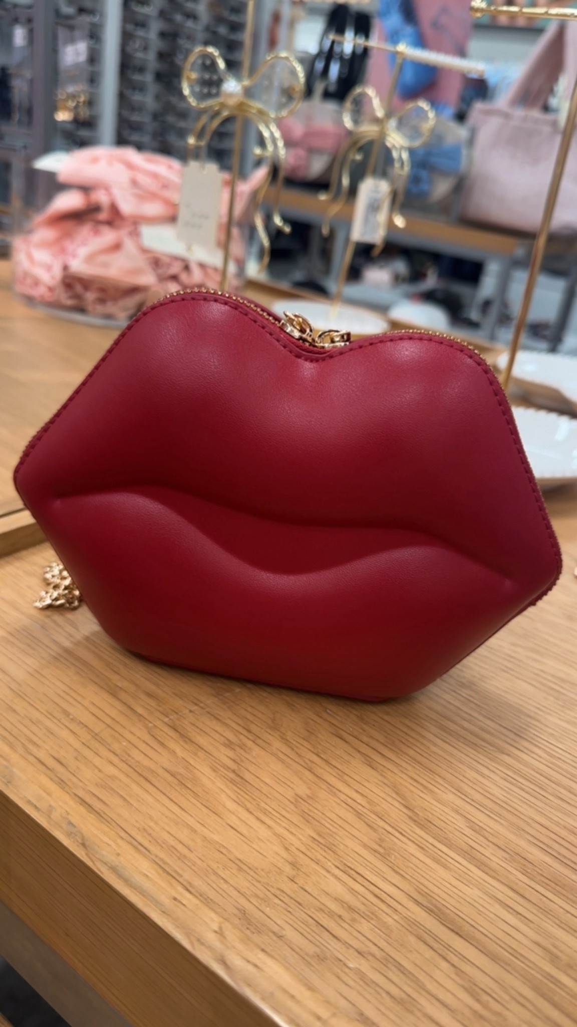 💋 handbag!  Perfect for Valentines Fay or any day! 

#LTKFindsUnder50 #LTKSeasonal #LTKSaleAlert