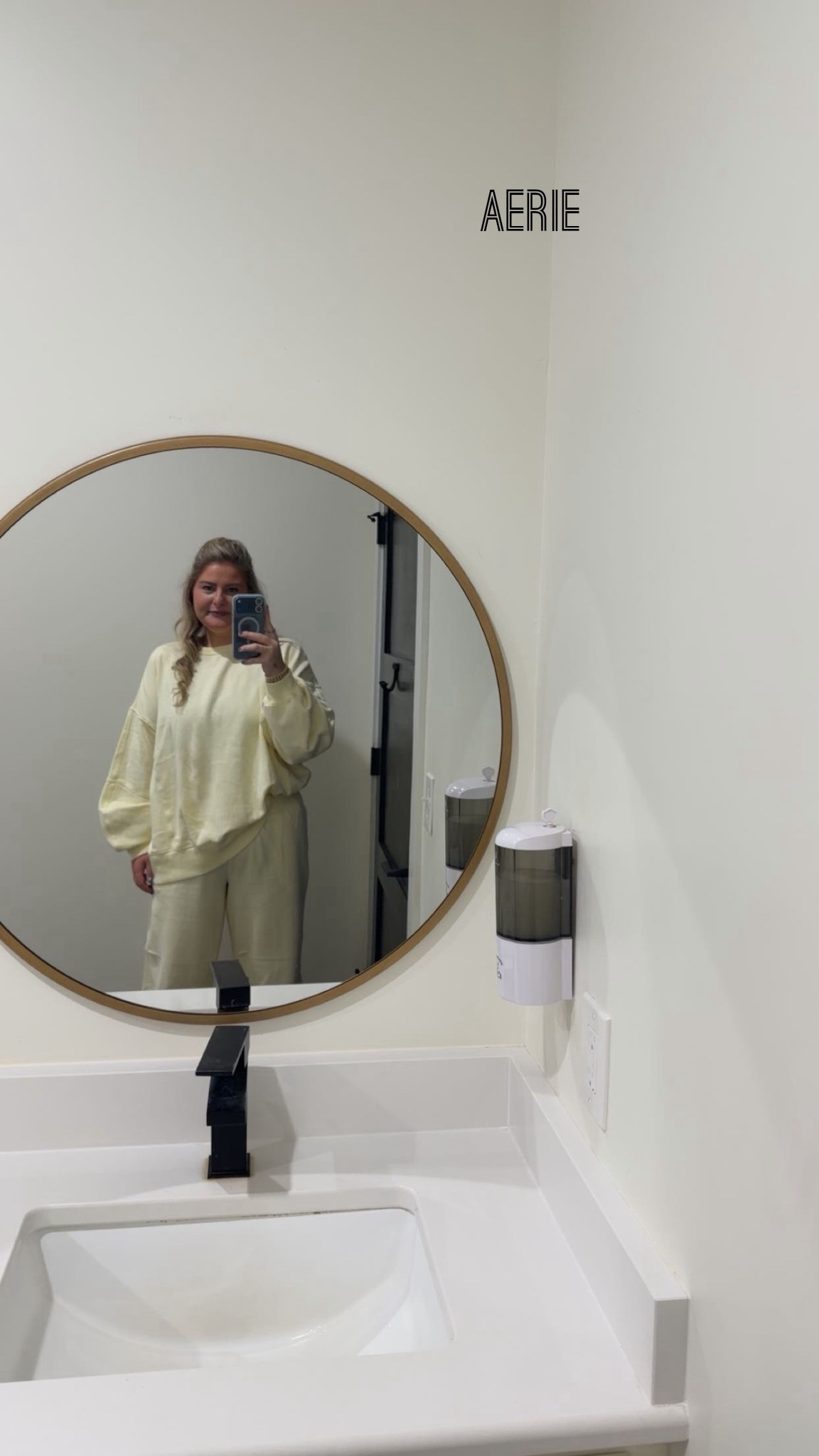 Very oversized! Size down 💛

#LTKPlusSize #LTKgrwm #LTKdayinmylife