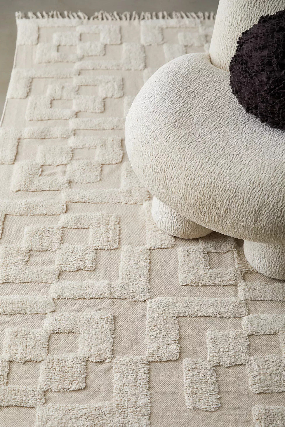 Evertt Hilo Tufted Rug | Urban Outfitters (US and RoW)