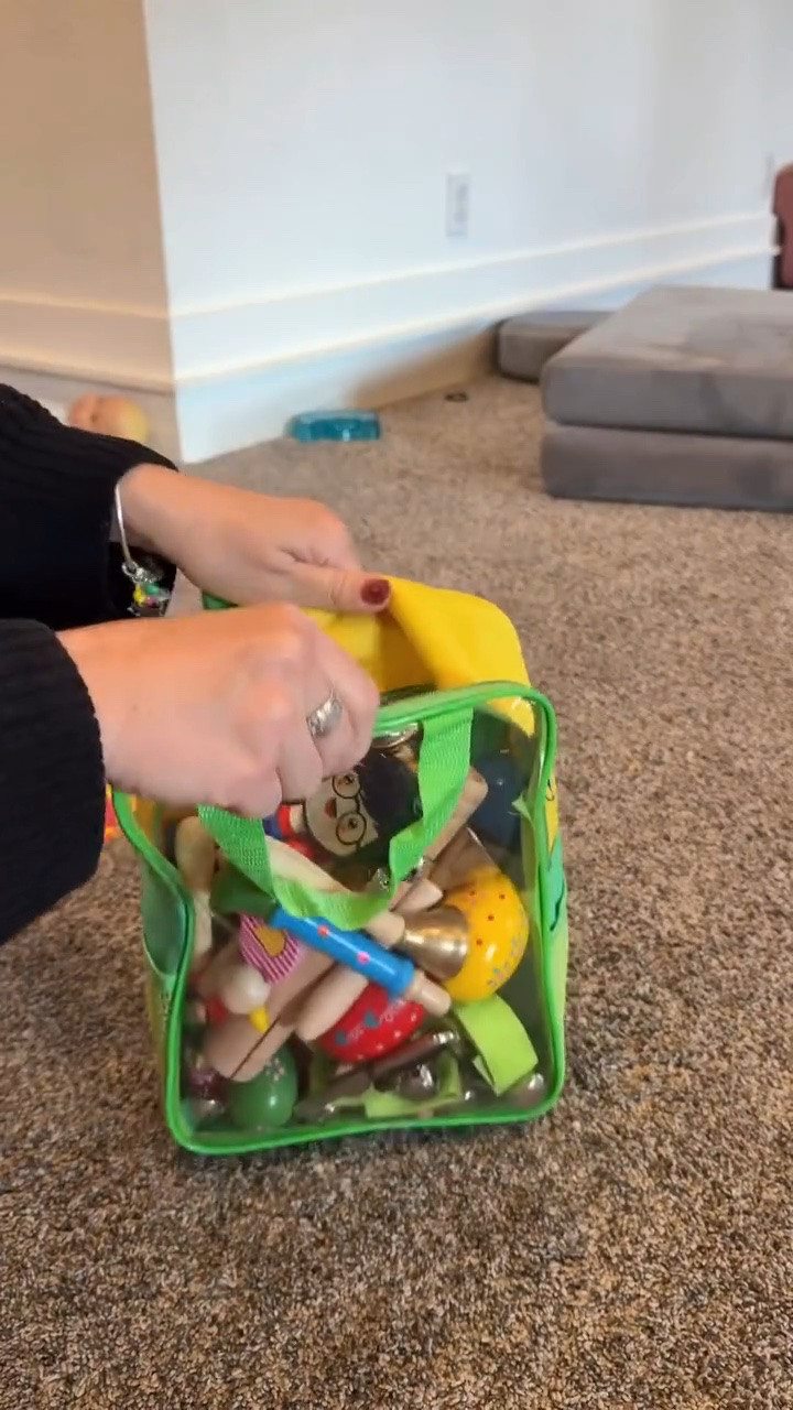 Happy Friday & Happy Valentines Weekend 🎀 it was a pretty quick clean today so had some fun with it lolol 

#cleaningasmr #cleaningmotivation #asmrsounds #asmrvideo #cleanwithme

#LTKHome #LTKmomlife #LTKKids