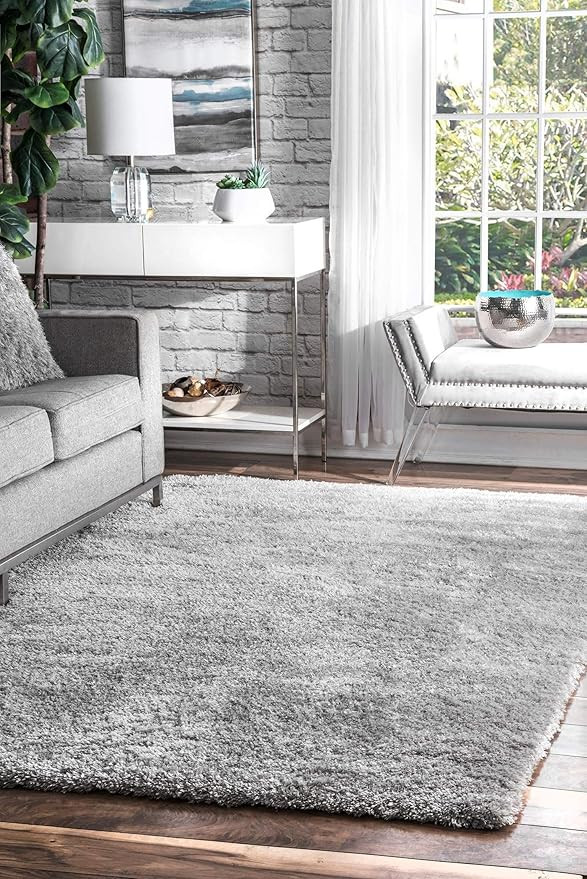 nuLOOM Soft & Plush Cloudy Shag Area Rug, 4' x 6', Silver | Amazon (US)