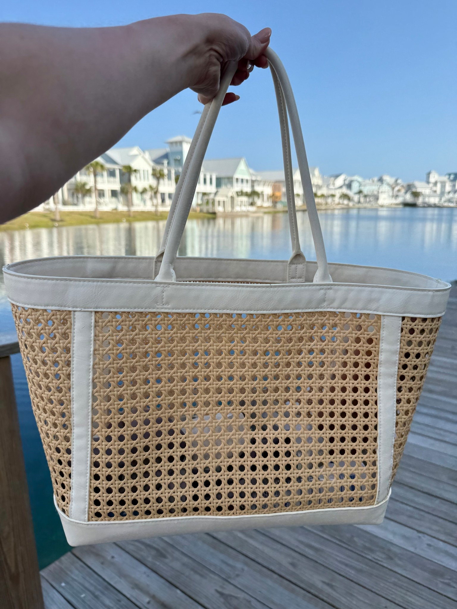 I used this $35 bag every day for spring break!! It will be perfect for summer vacations too! 

#LTKFindsUnder50 #LTKItBag #LTKSwim