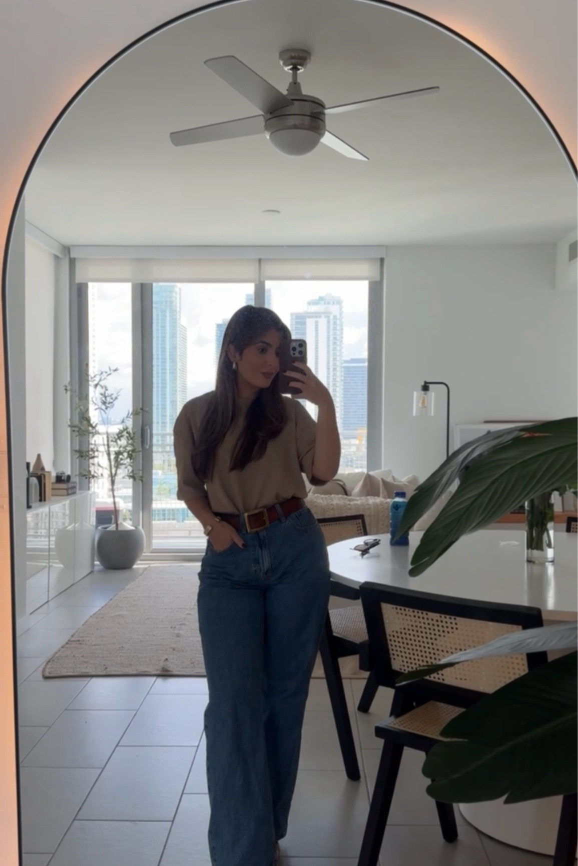 Outfit of the day 🤎

Jeans, t-shirt, belt 

#SummerStyle #Miami #Basics 

#LTKFindsUnder100 #LTKStyleTip #LTKSeasonal