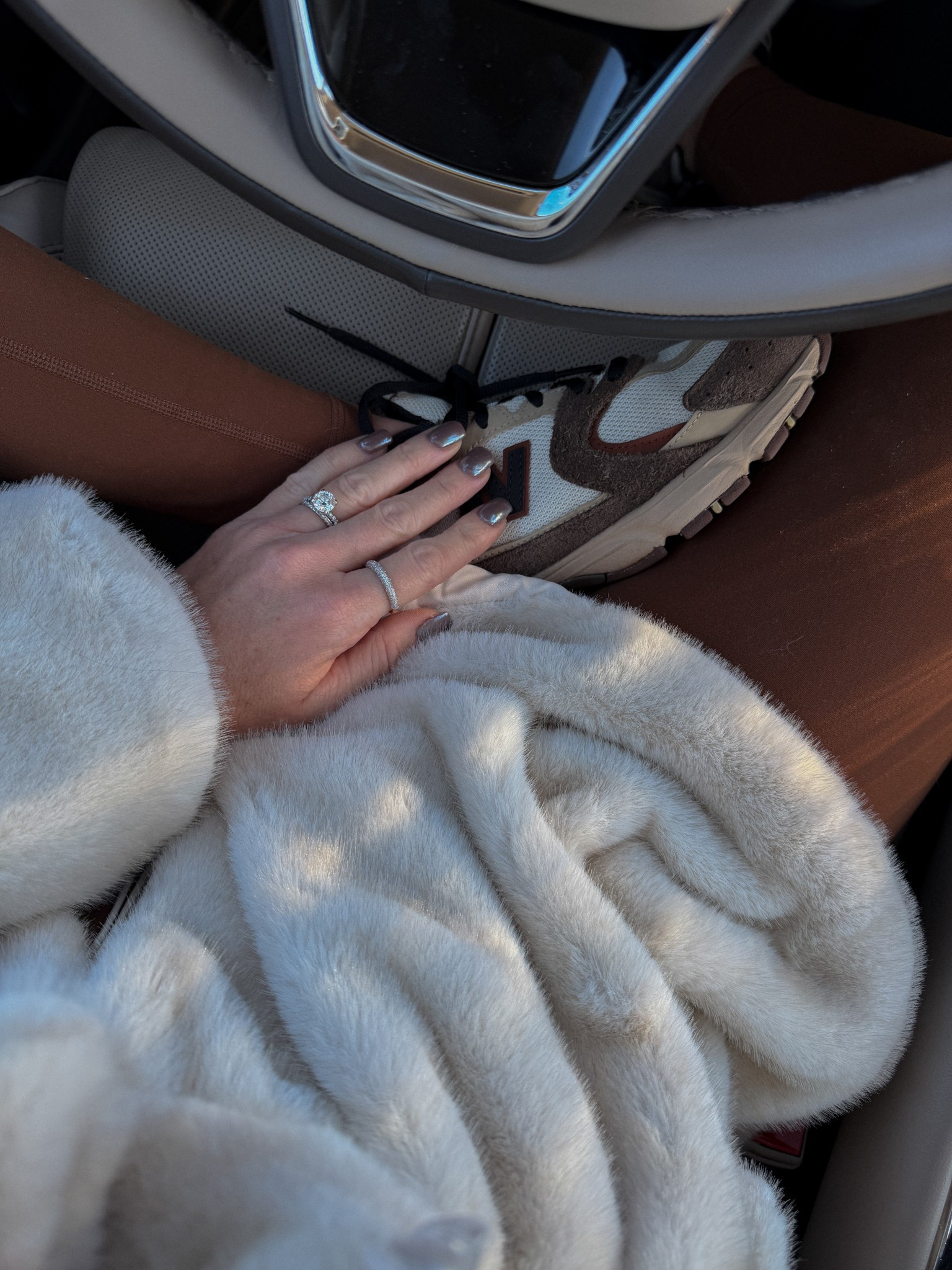 Cozy season means fur and brown neutrals! 

#LTKFindsUnder100 #LTKdayinmylife #LTKootd