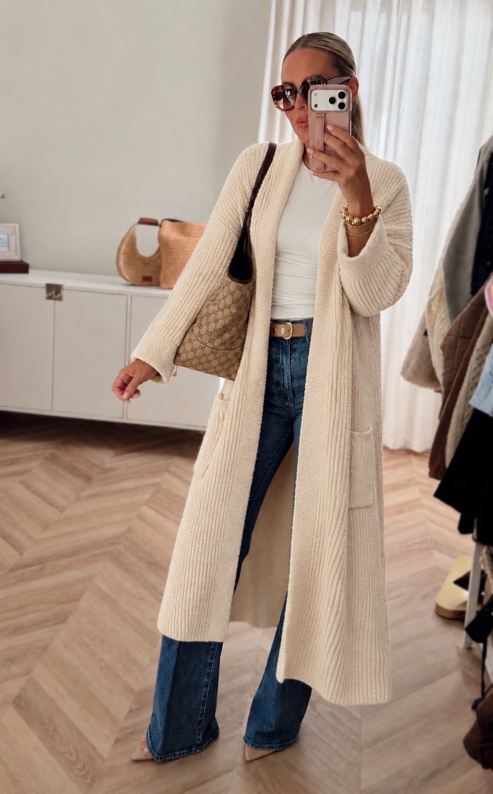 This gorg cardigan is on sale today! Such a cozy one! Great length! ✨🤌🏼