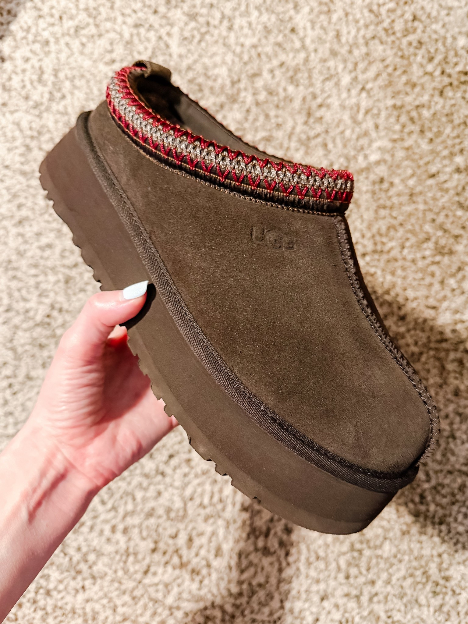 Chocolate brown Tazz Uggs runs TTS color is called dusted cocoa 

#LTKSeasonal #LTKGiftGuide #LTKHoliday