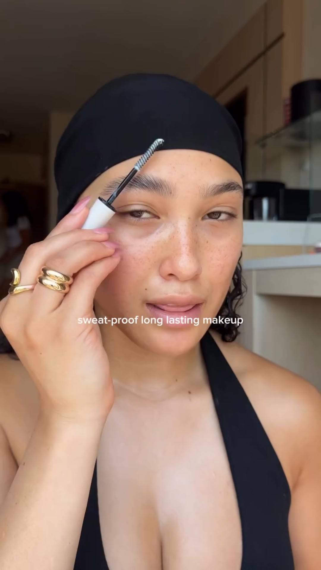 Unlocked the formula to sweat proof makeup for summer🫡
.
products
@hellosundayspf spf primer @refybeauty sculpt primer @milkmakeup hydro grip setting mist @iliabeauty skin tint @hourglasscosmetics concealer @maybelline lifter stick @rhode pocket blush in sleepy girl @hourglasscosmetics translucent loose setting powder @hauslabs powder bronzer @kyliecosmetics matte blush @urbandecaycosmetics de slick oil control setting spray @onesize spf on till dawn setting mist