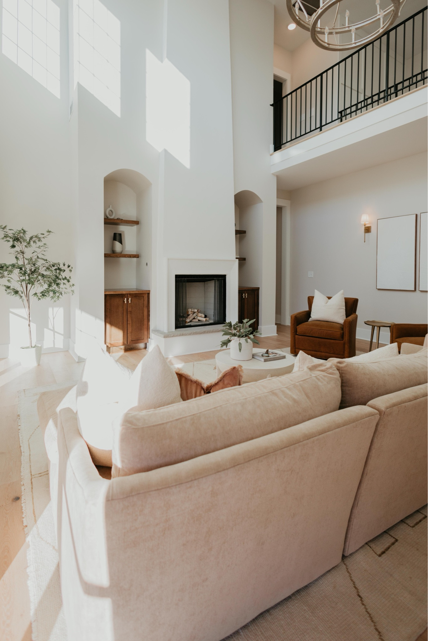 Sofa, rug and living room decor 

#LTKHome #LTKSaleAlert #LTKStyleTip