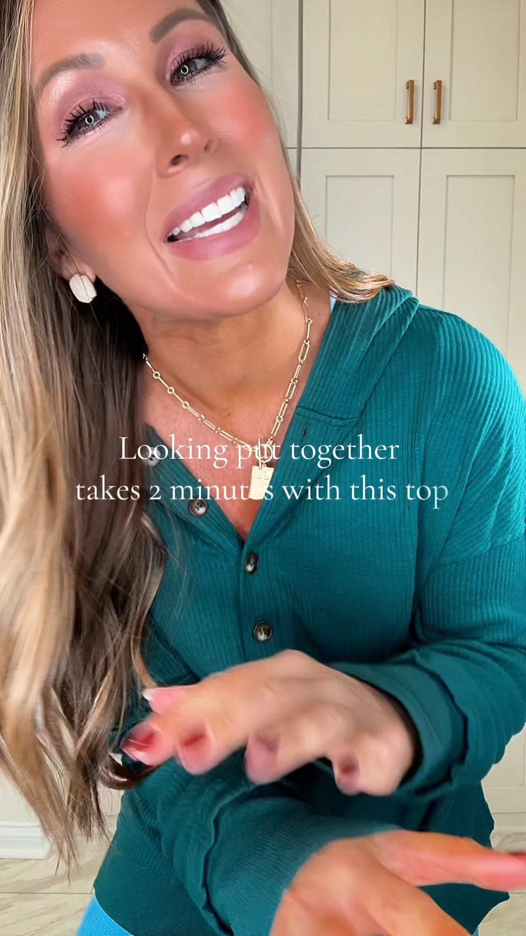 Effortlessly Cool 💚 The Oversized Sweatshirt You’ll Live In All Season!

This oversized V-neck sweatshirt is giving cozy meets cool girl energy 💚
The slouchy fit, side slits, and soft waffle knit make it perfect for those chill fall days when you still want to look cute.

Pair it with biker shorts, leggings, or jeans for a relaxed but put-together vibe — it’s literally that one piece you’ll grab again and again 🍂☕

Linked in my TikTok Shop 💚 Comes in tons of colors and is so soft you’ll never want to take it off!

	1.	Oversized waffle knit sweatshirt
	2.	Casual fall outfit women
	3.	PrettyGarden V-neck pullover

#TikTokShopCreatorPicks
#CreatorPicksAmbassador
#TikTokShopBlackFriday
#FallFreshness #TikTokShopFallDealsForYou 

#LTKSeasonal #LTKActive #LTKStyleTip