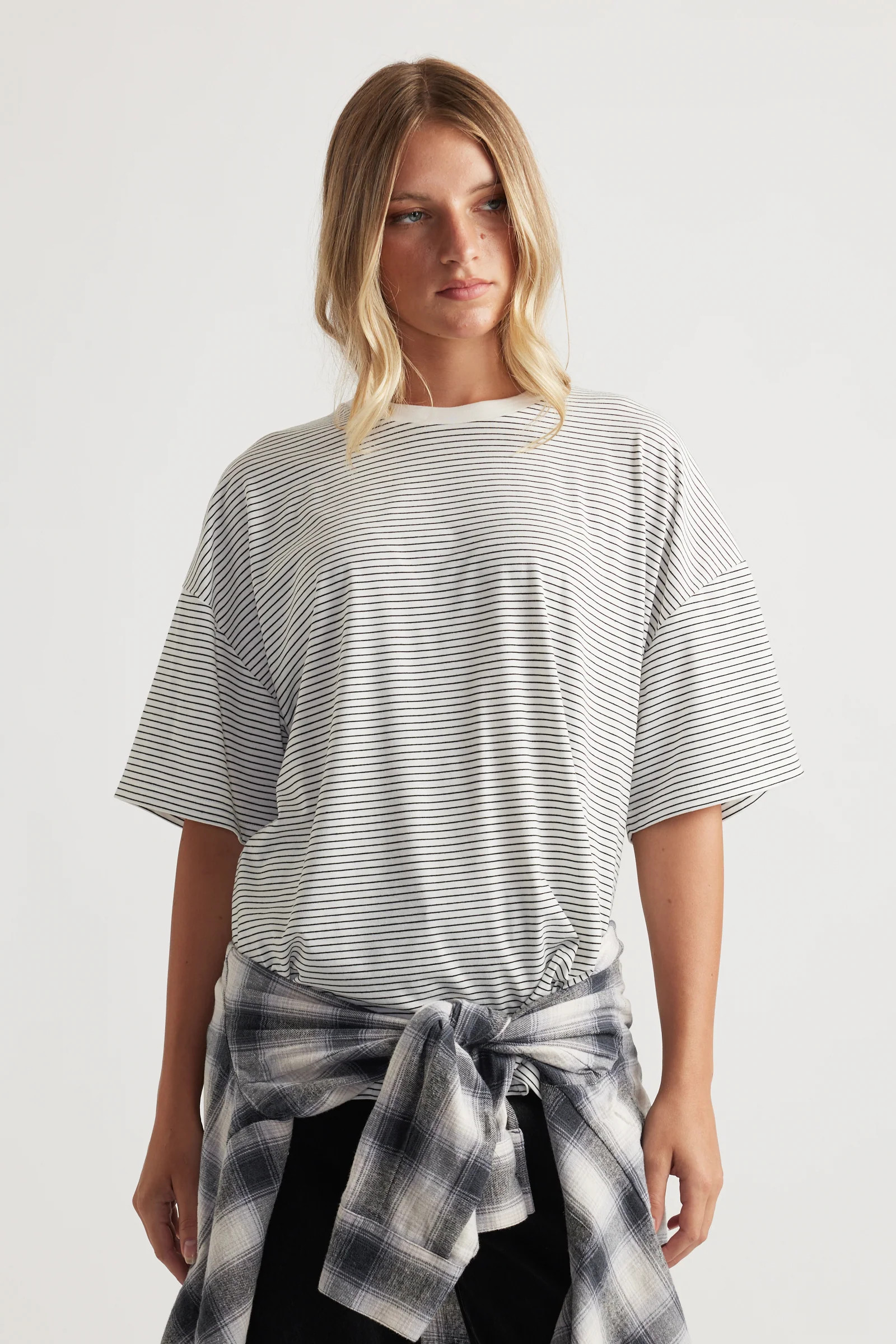 Jordi Oversized Stripe Tee - WHITE BLACK STRIPE | DECJUBA