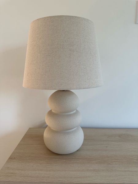 Modern ceramic table lamp from tjmaxx. Fresh look for under $40


#LTKHome #LTKSaleAlert #LTKFindsUnder50