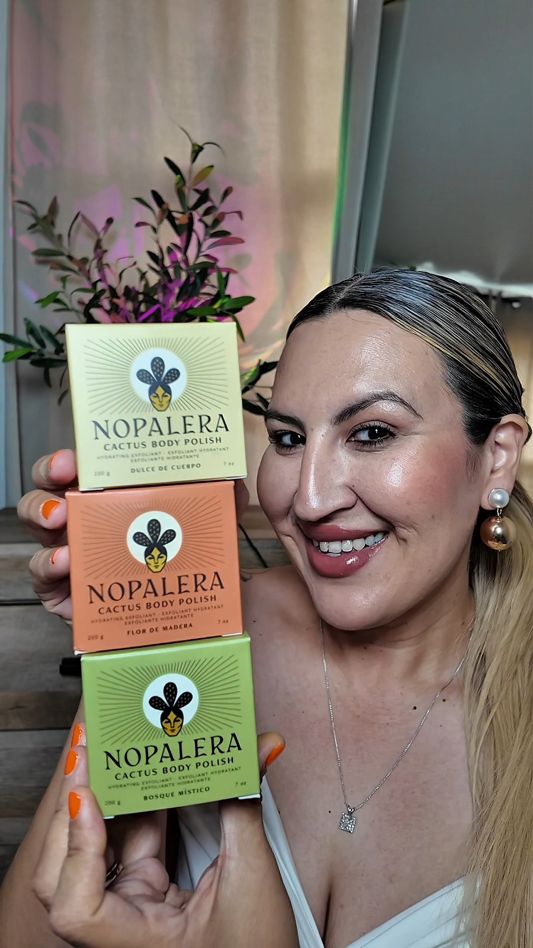 🌵 El Secreto ya está aquí. 💚✨ 

Nueva colección de Cactus Body Polishes no me decepcionó. Desde el empaque hasta los aromas… ¡todo está hermoso! 🤍

Mi primera impresión fue un 10/10 y ya quiero probarlos en la ducha. 🌵

💛 Dulce de Cuerpo
🧡 Flor de Madera
💚 Bosque Místico

#LTKselfcare #LTKgrwm #LTKMidsize