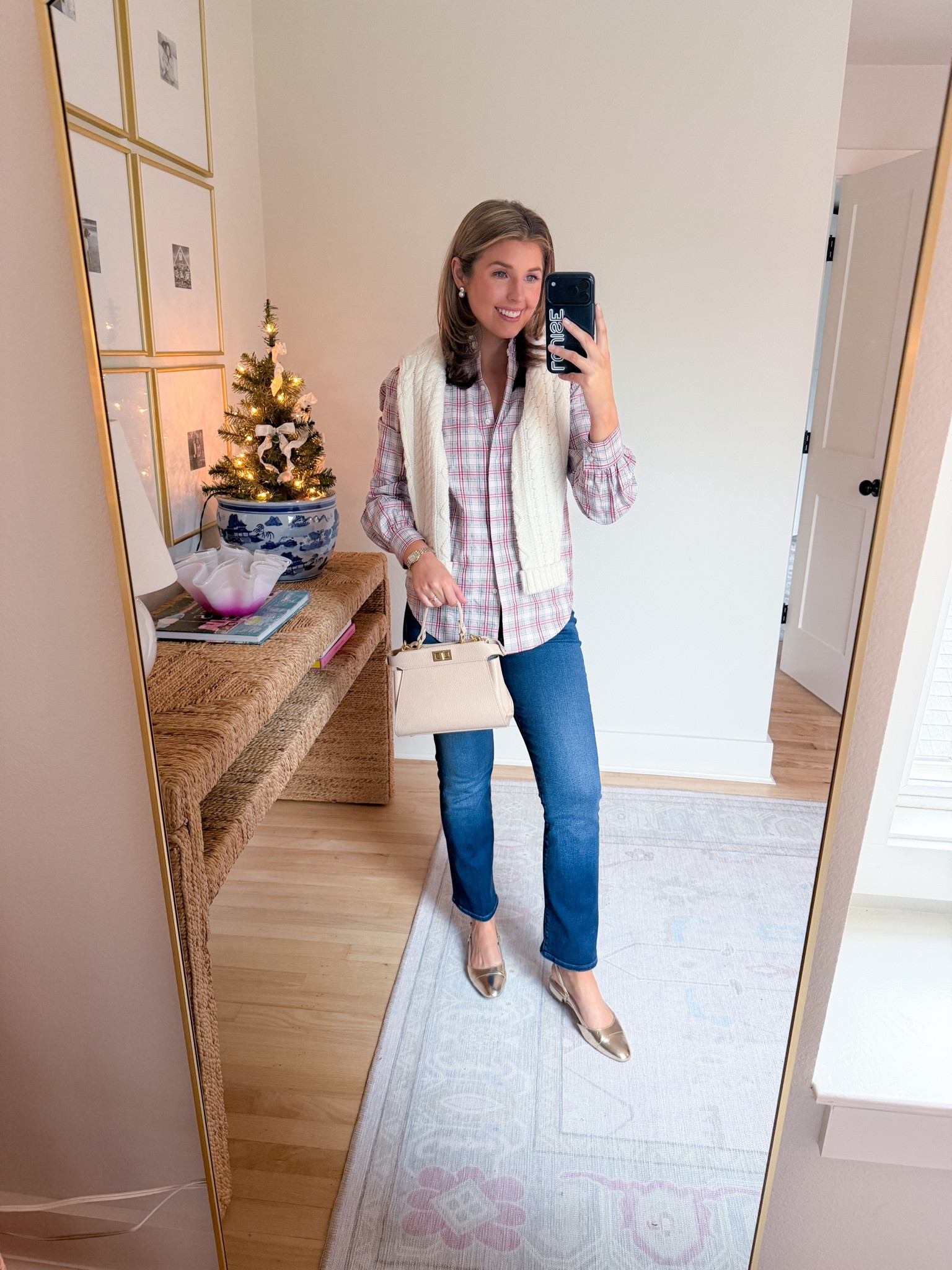 Dressy casual outfit idea! Wearing an XS in top and 26 in jeans 