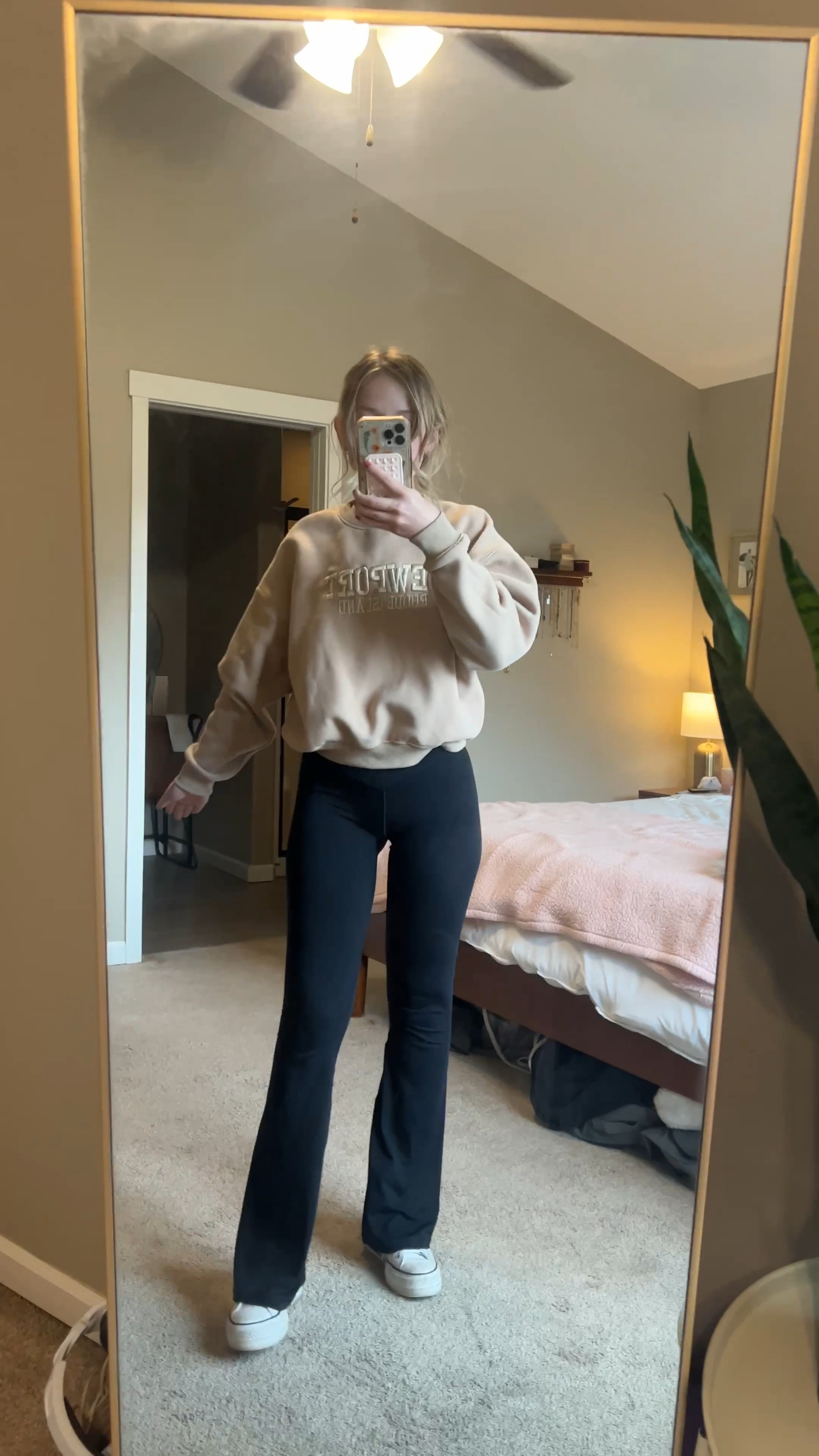 I need one million pairs of Arie flare leggings 

#LTKFind