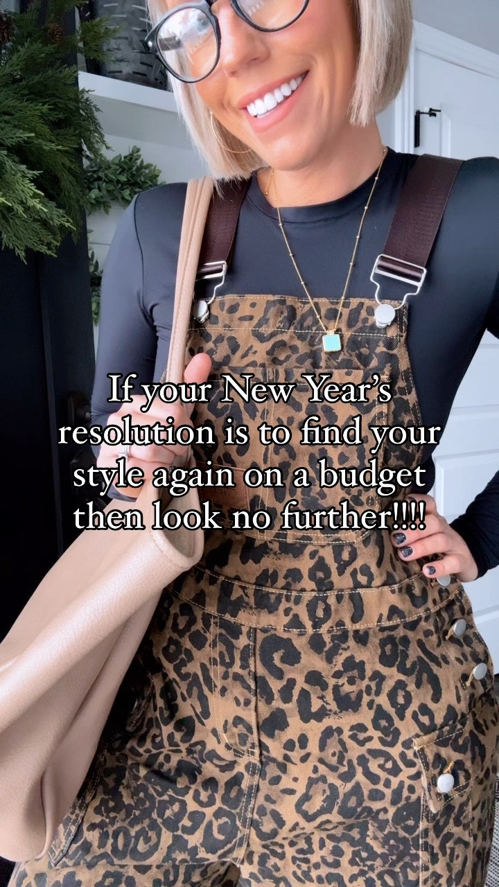 How fun are these leopard print overalls?!?! Quality is great and I love the super nice straps! They would look cute with a hoodie too!
⬇️⬇️⬇️
Tee size medium
Overalls sized up to medium for loose fit
Shoes TTS


#LTKWatchNow #LTKFindsUnder50 #LTKStyleTip